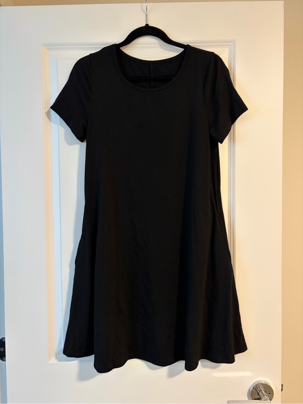Women’s Black Short Sleeve Swing Dress